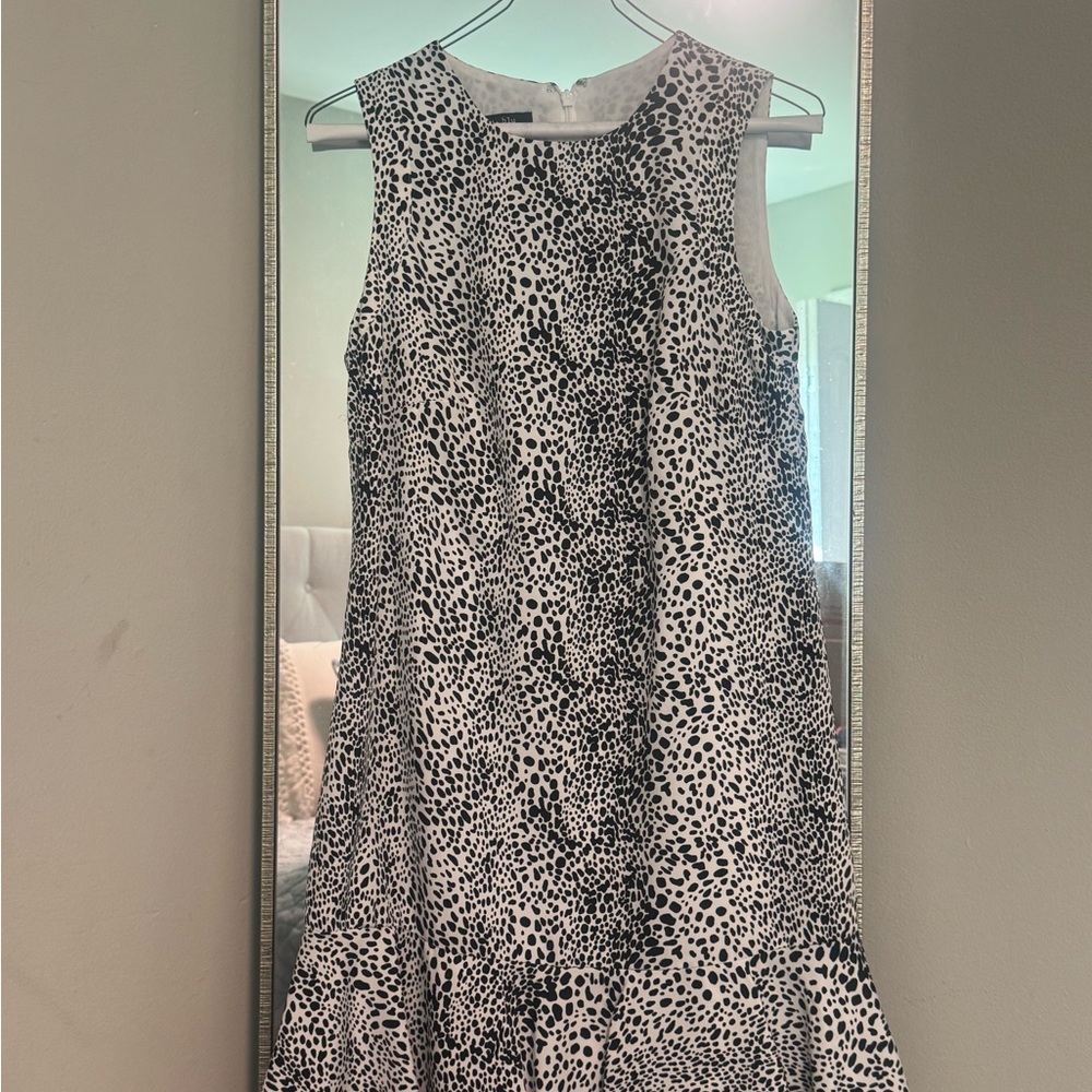 IVY + BLU Black and White Print Shift Dress